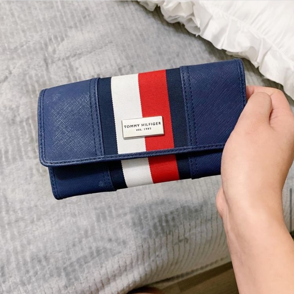 Tommy Hilfiger Blue wallet